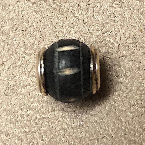 Brighton African Tutsi bead Brown wood with horizontal slashed lines Retired - Picture 1 of 7